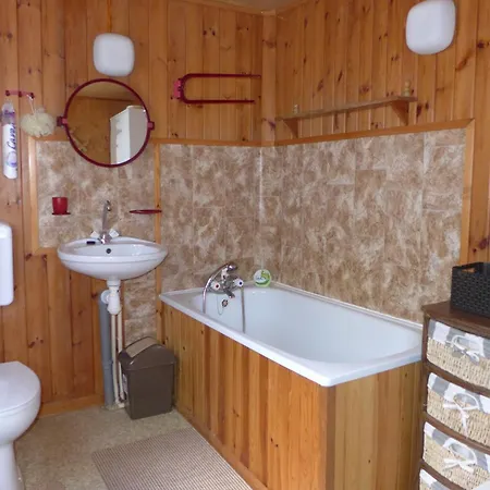 Dom wakacyjny Lake House *